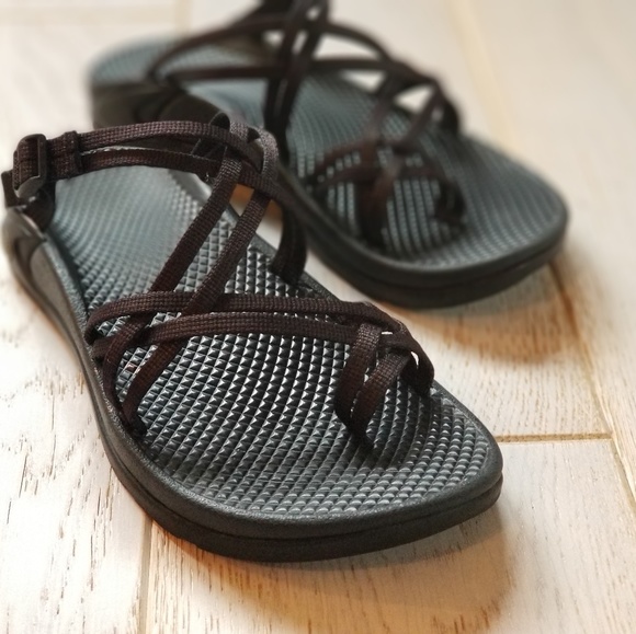 chaco zong x sandals